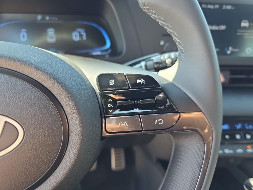 new 2025 Hyundai Elantra car, priced at $21,298