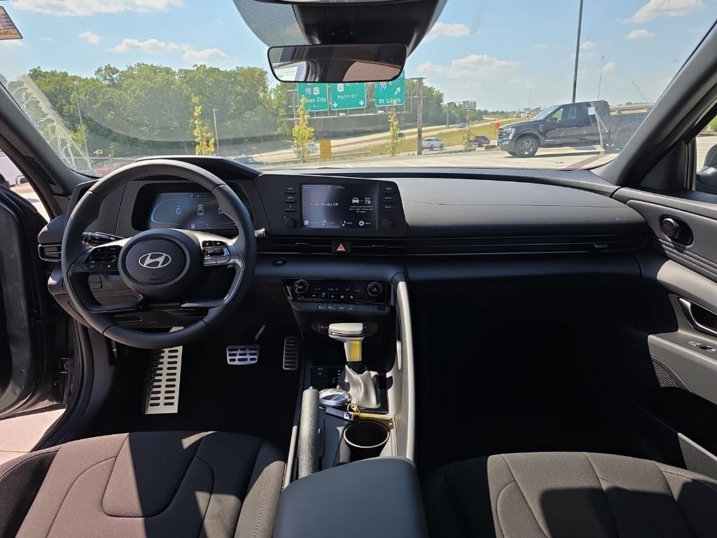 new 2025 Hyundai Elantra car, priced at $21,298