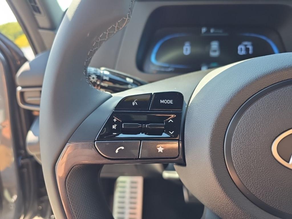 new 2025 Hyundai Elantra car, priced at $21,298