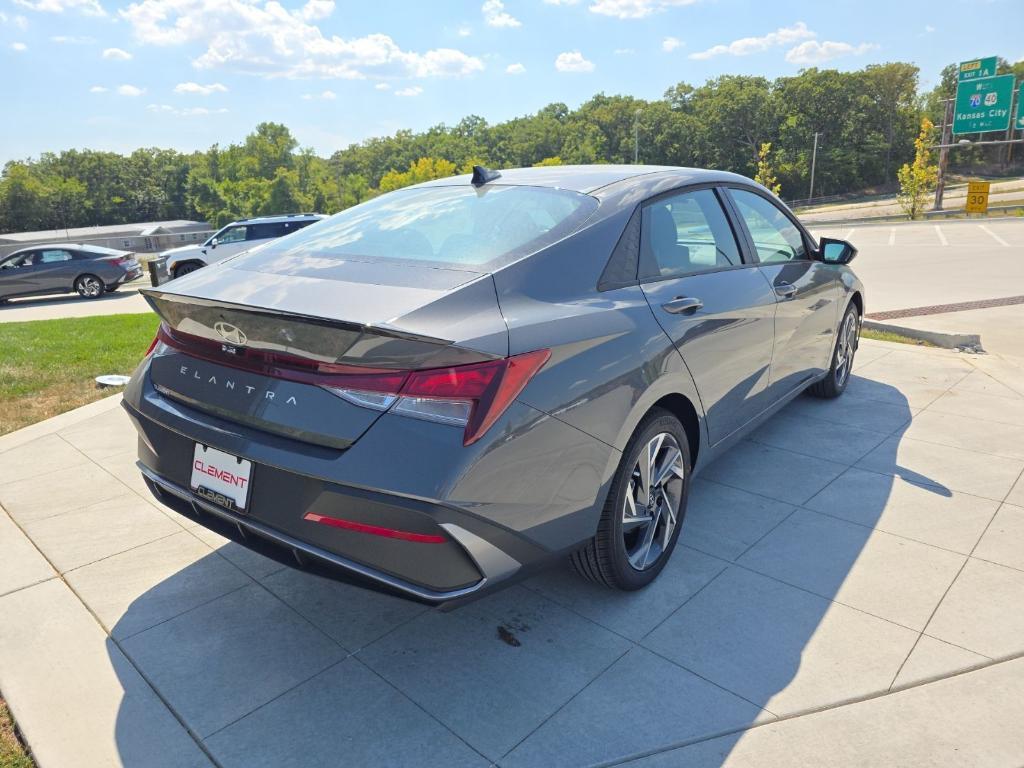 new 2025 Hyundai Elantra car, priced at $21,298