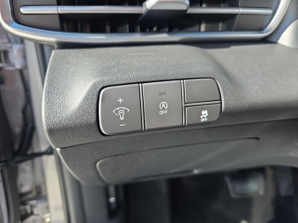 new 2025 Hyundai Elantra car, priced at $21,579