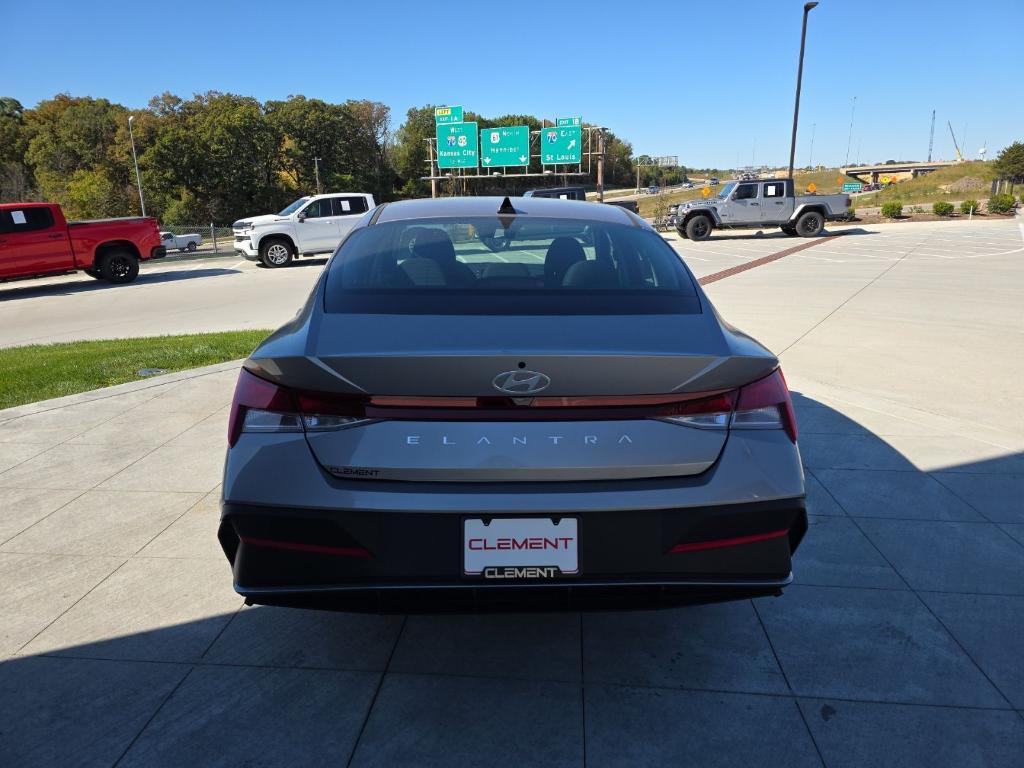 new 2025 Hyundai Elantra car, priced at $21,579