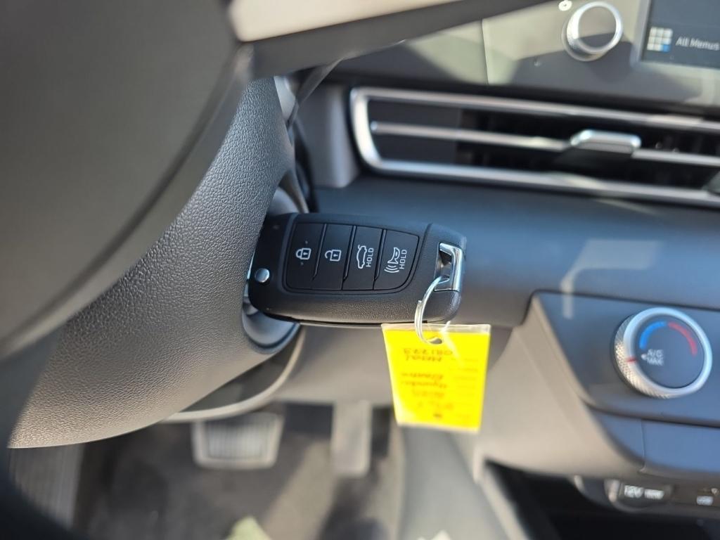 new 2025 Hyundai Elantra car, priced at $21,579