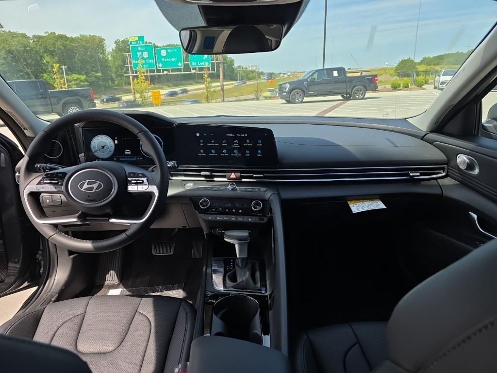 new 2025 Hyundai Elantra car, priced at $27,315