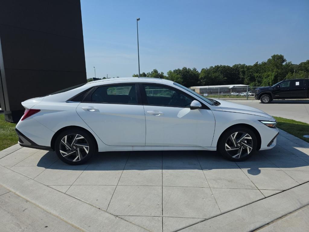 new 2025 Hyundai ELANTRA HEV car, priced at $29,135