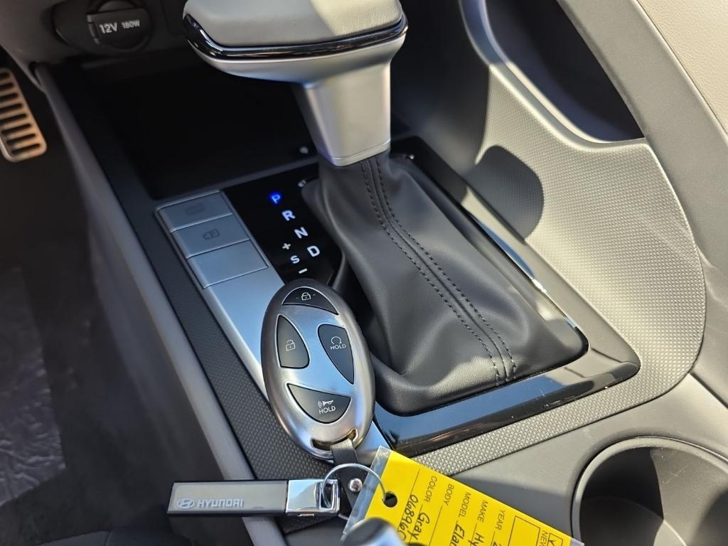 new 2025 Hyundai Elantra car, priced at $21,329