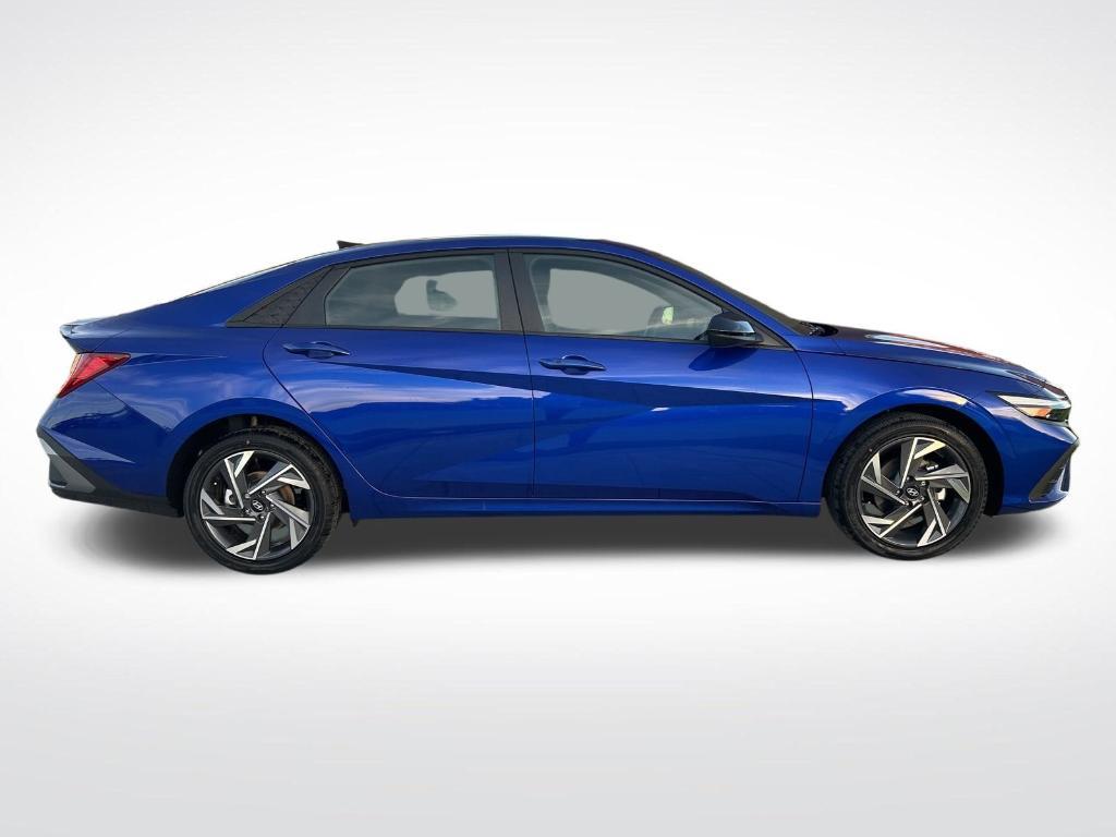 new 2025 Hyundai Elantra HEV car, priced at $28,384