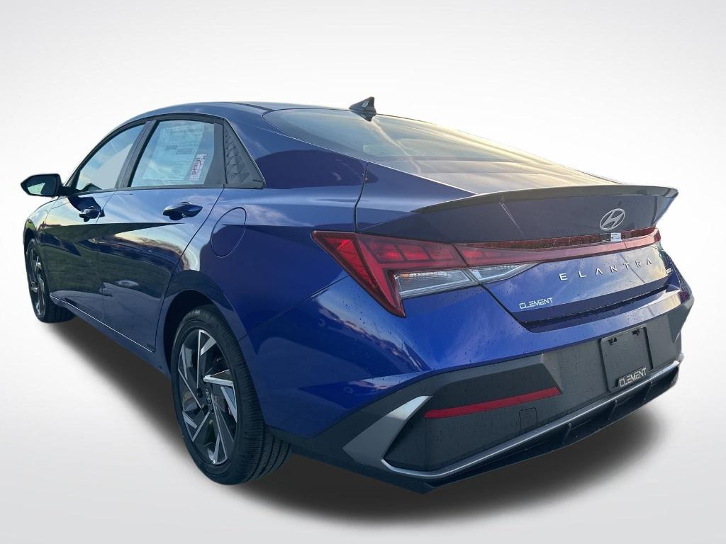 new 2025 Hyundai Elantra HEV car, priced at $28,384