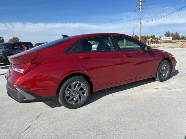 new 2025 Hyundai Elantra HEV car, priced at $25,859