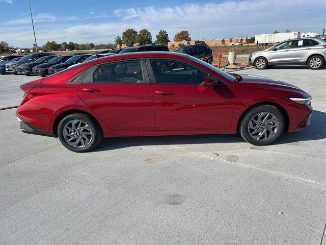 new 2025 Hyundai Elantra HEV car, priced at $25,859