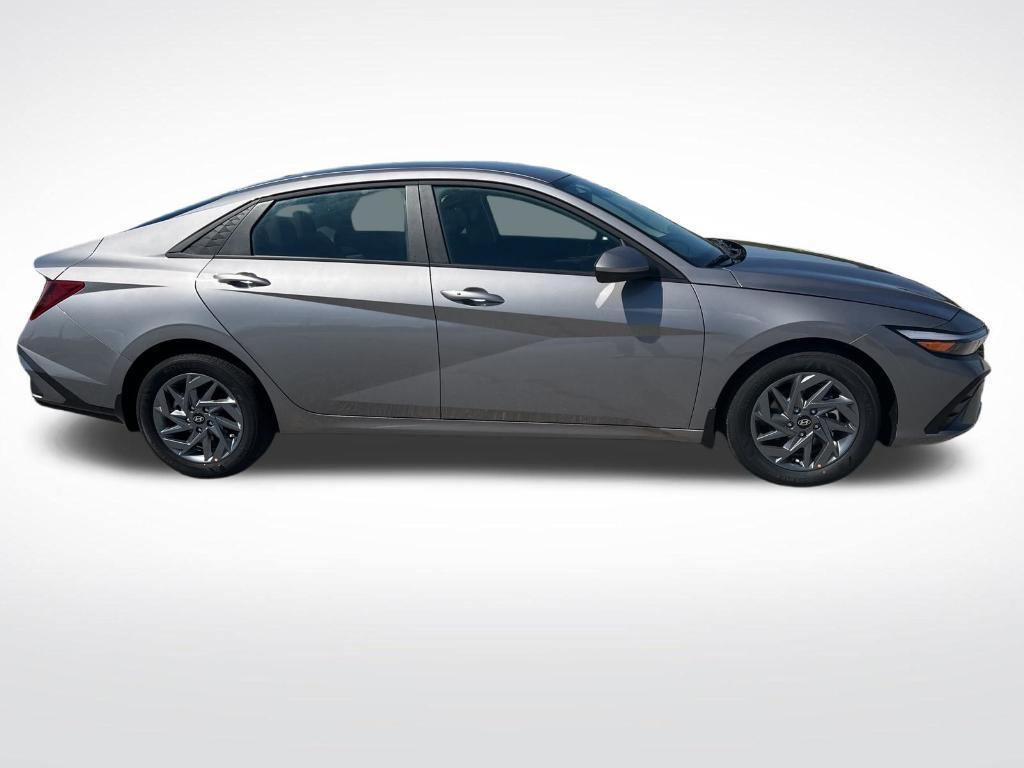 new 2024 Hyundai Elantra car, priced at $24,256