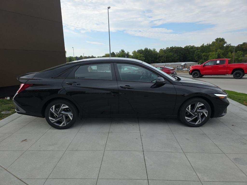 new 2025 Hyundai Elantra car, priced at $21,298