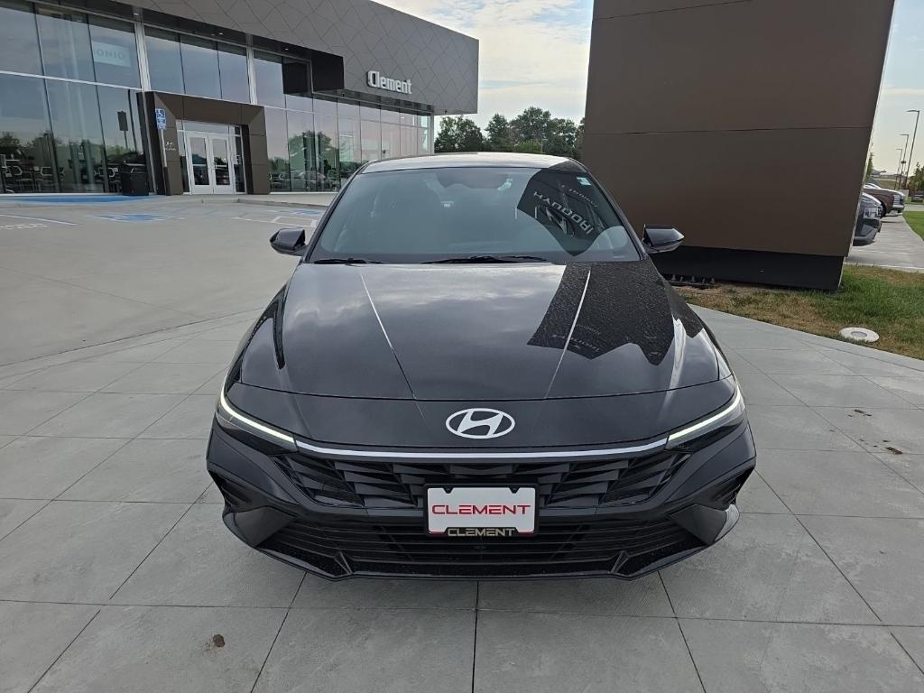 new 2025 Hyundai Elantra car, priced at $21,298