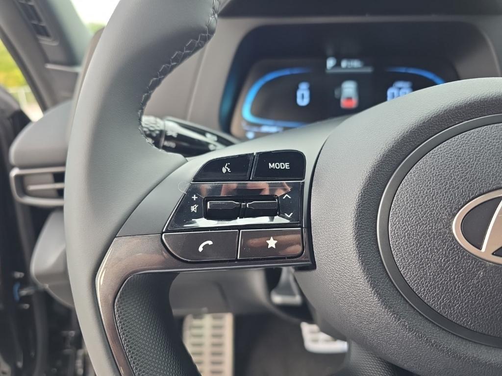 new 2025 Hyundai Elantra car, priced at $21,298