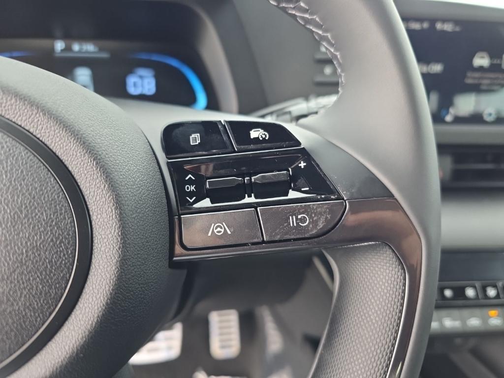 new 2025 Hyundai Elantra car, priced at $21,298