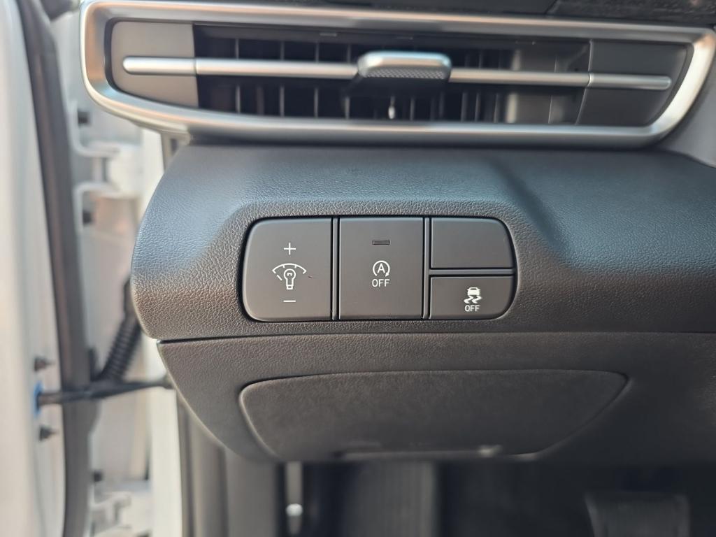 new 2025 Hyundai Elantra car, priced at $24,166