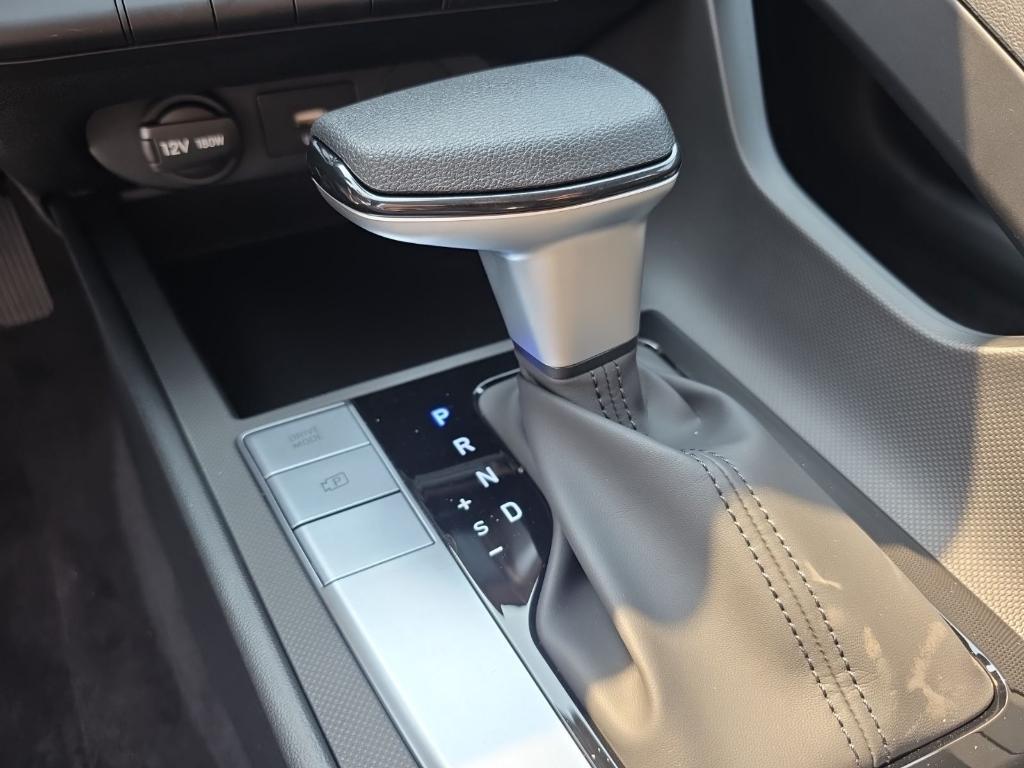new 2025 Hyundai Elantra car, priced at $24,166