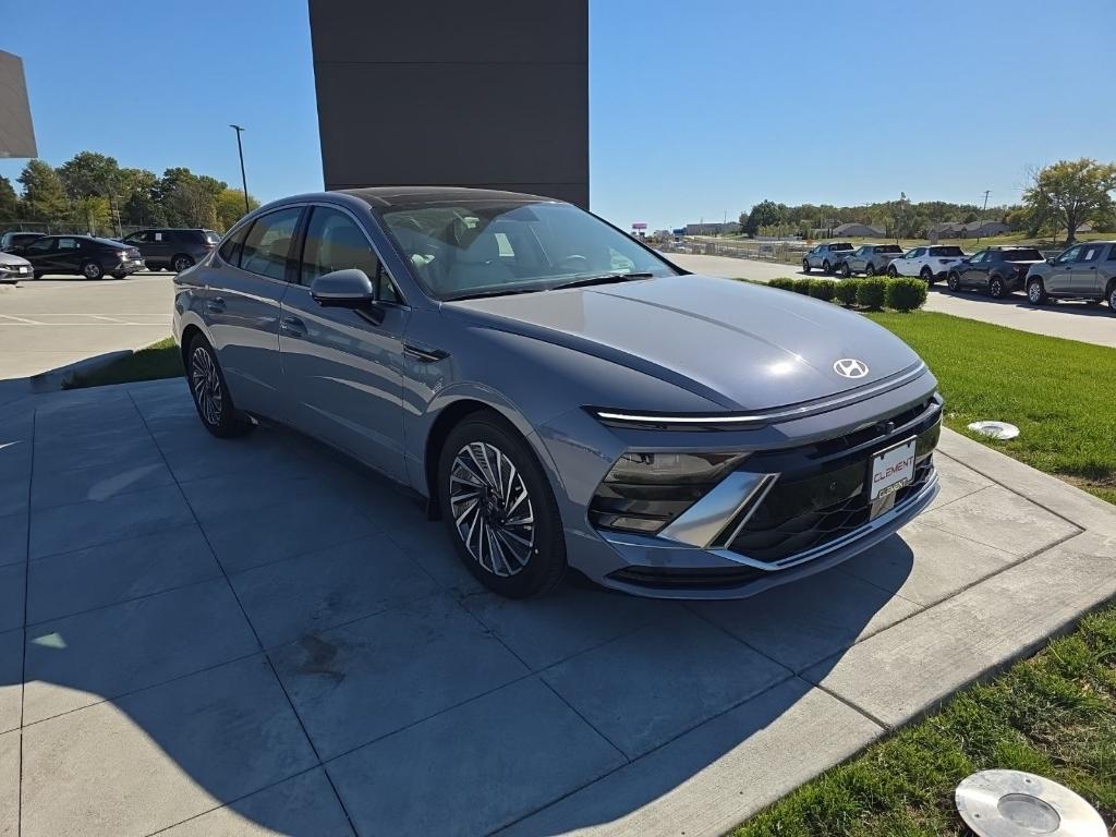 new 2026 Hyundai Sonata Hybrid car, priced at $39,825