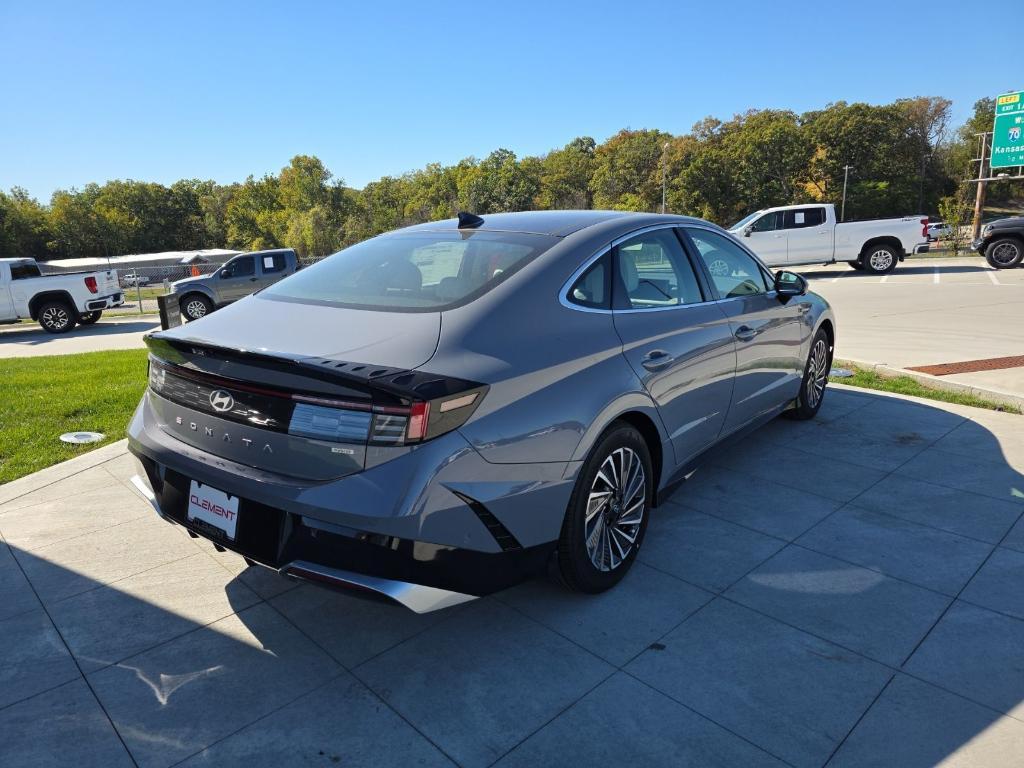 new 2026 Hyundai Sonata Hybrid car, priced at $39,825