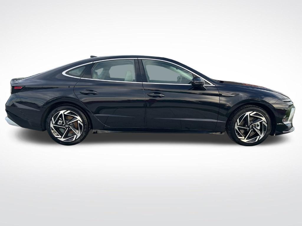 new 2024 Hyundai Sonata car, priced at $30,801