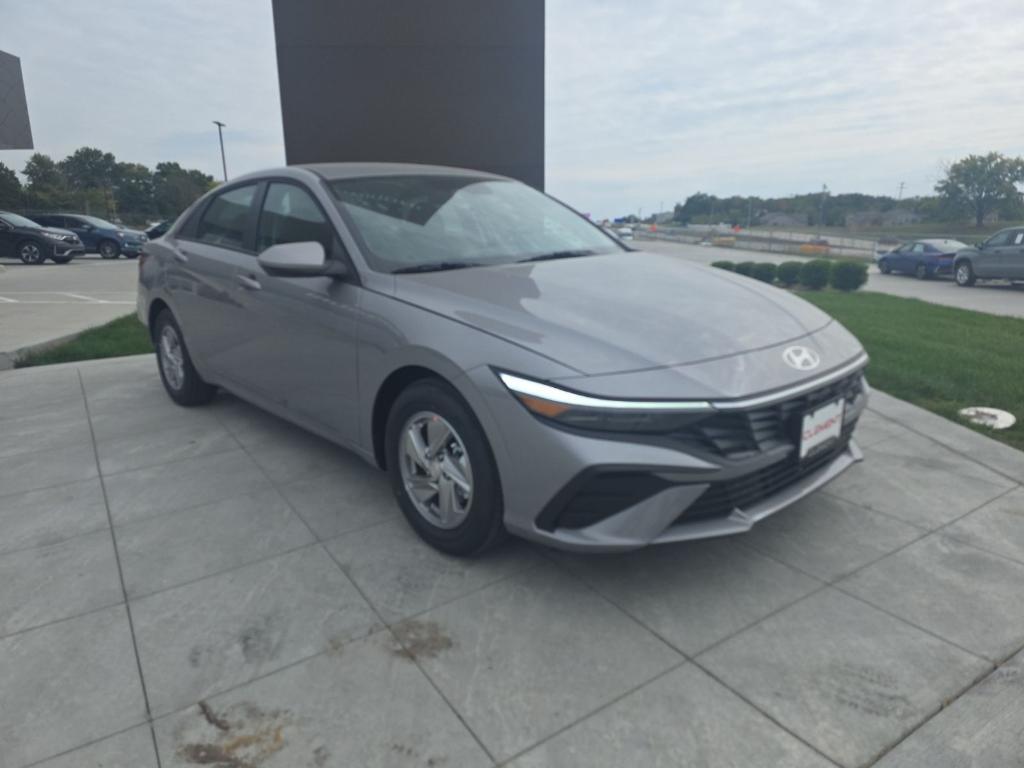 new 2025 Hyundai Elantra car, priced at $21,607