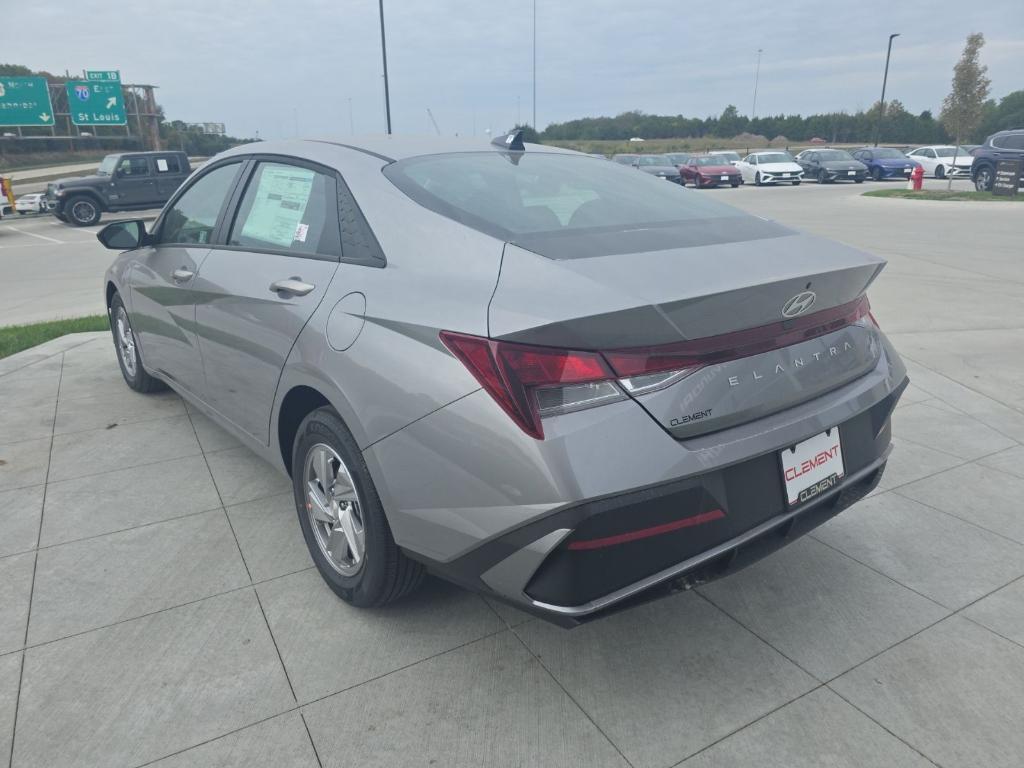 new 2025 Hyundai Elantra car, priced at $21,607