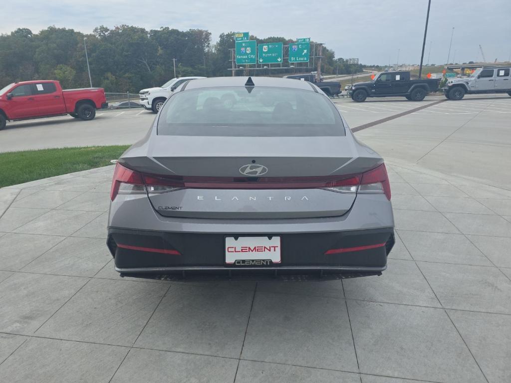 new 2025 Hyundai Elantra car, priced at $21,607