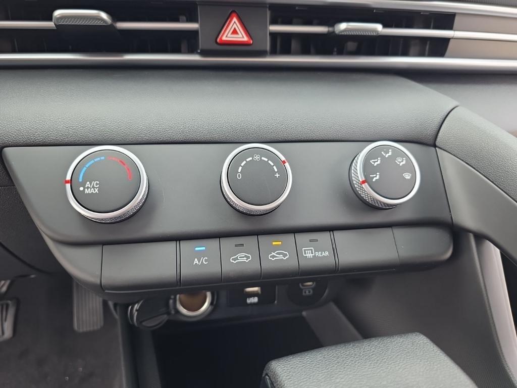 new 2025 Hyundai Elantra car, priced at $21,607