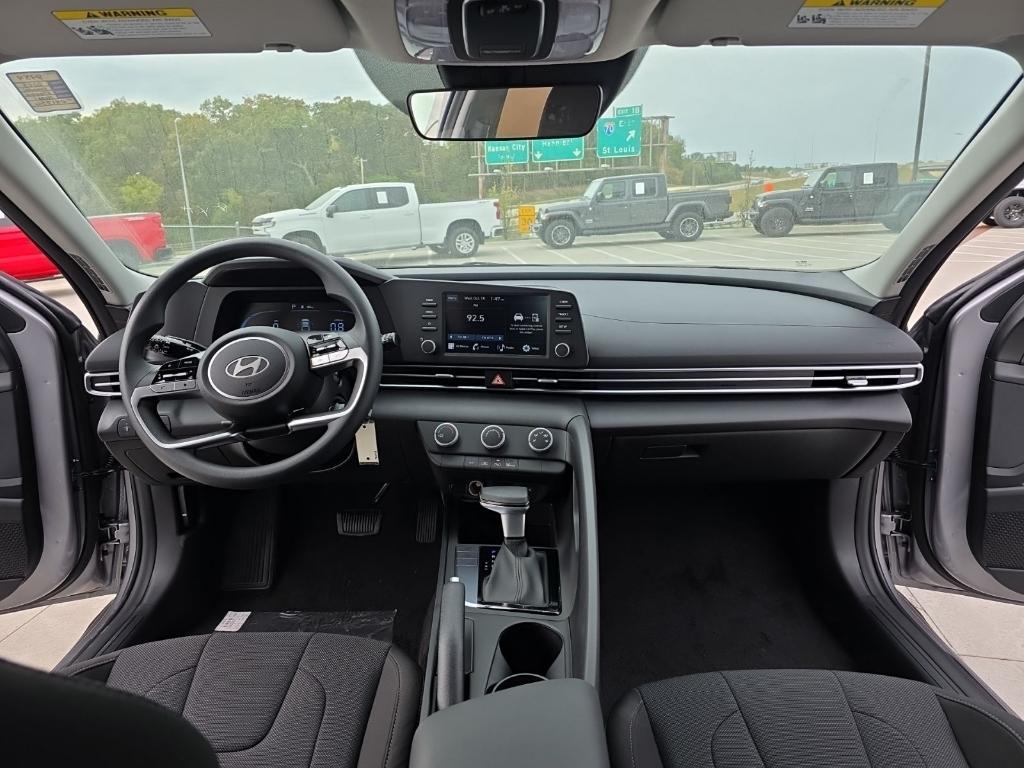 new 2025 Hyundai Elantra car, priced at $21,607