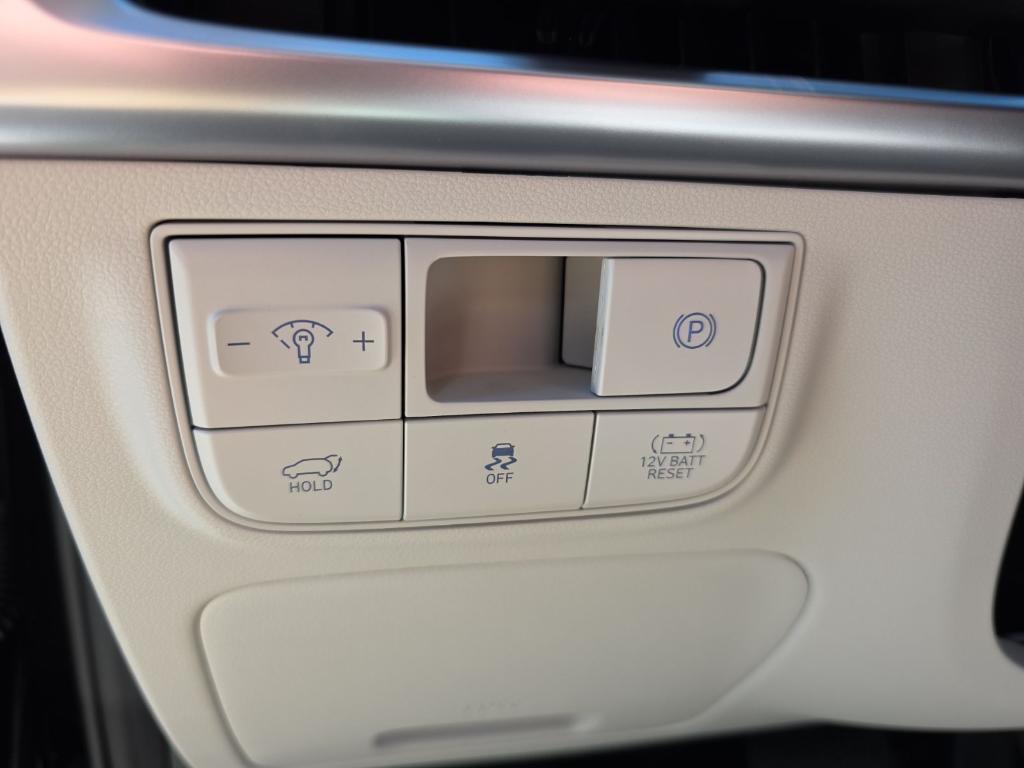 new 2025 Hyundai TUCSON Hybrid car, priced at $31,408