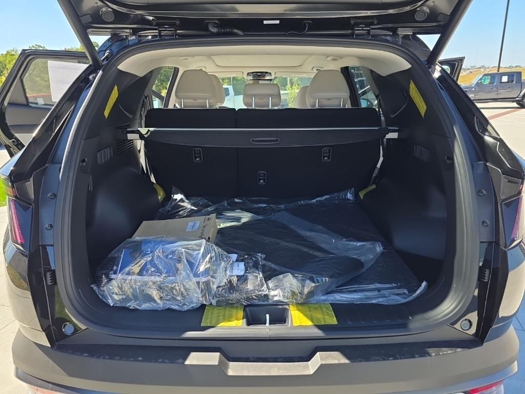 new 2025 Hyundai TUCSON Hybrid car, priced at $31,408
