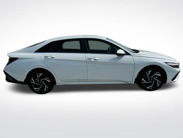 new 2024 Hyundai Elantra car, priced at $26,433