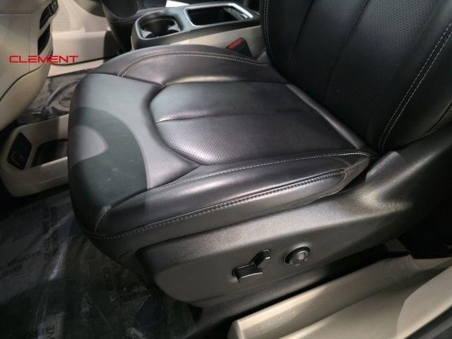 used 2023 Chrysler Pacifica car, priced at $21,900