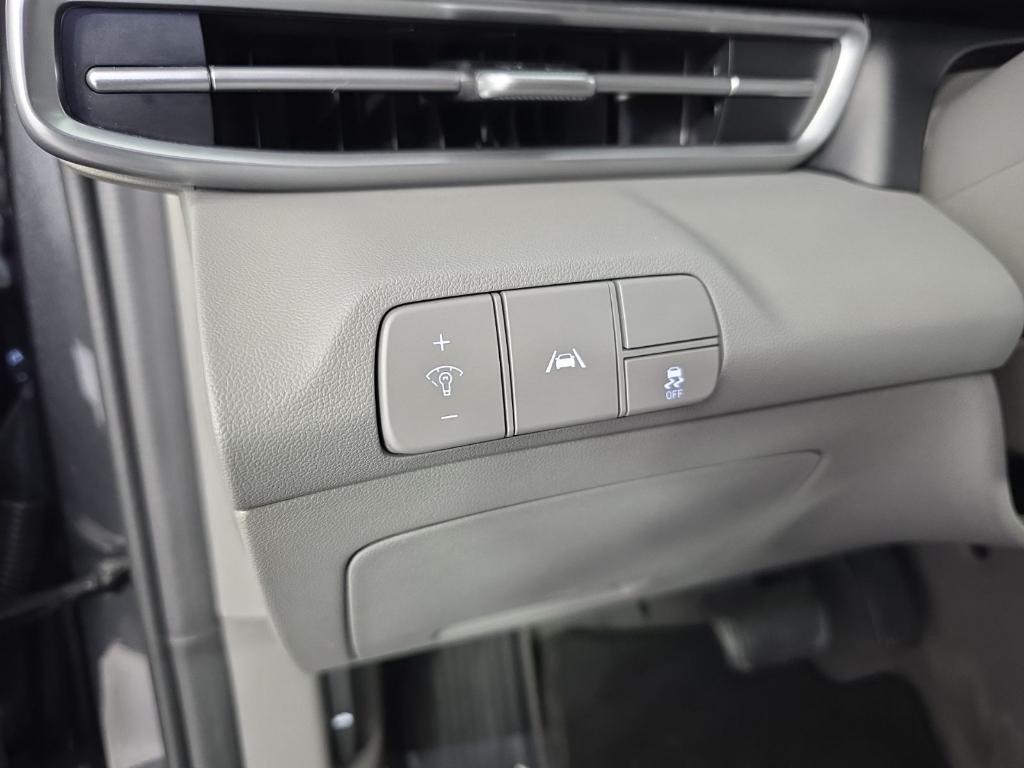 used 2022 Hyundai Elantra car, priced at $18,225