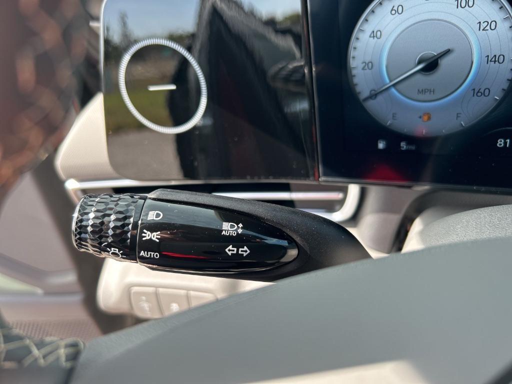 new 2024 Hyundai Elantra car, priced at $25,405