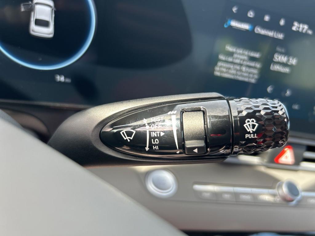 new 2024 Hyundai Elantra car, priced at $25,405