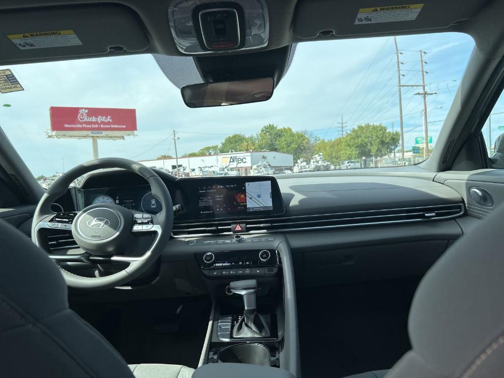 new 2024 Hyundai Elantra car, priced at $25,405
