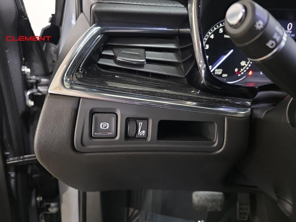 used 2021 Cadillac XT5 car, priced at $26,000