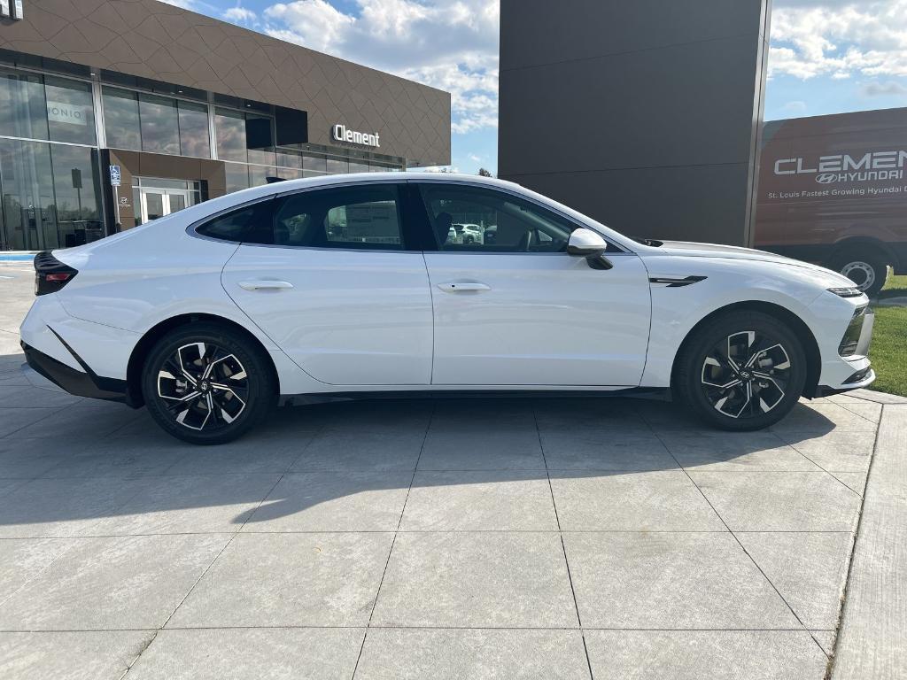 new 2024 Hyundai Sonata car, priced at $27,234