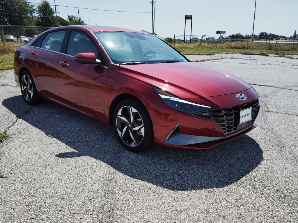 new 2023 Hyundai Elantra HEV car, priced at $28,115