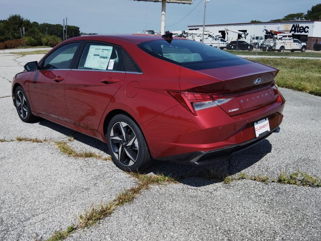 new 2023 Hyundai Elantra HEV car, priced at $28,115