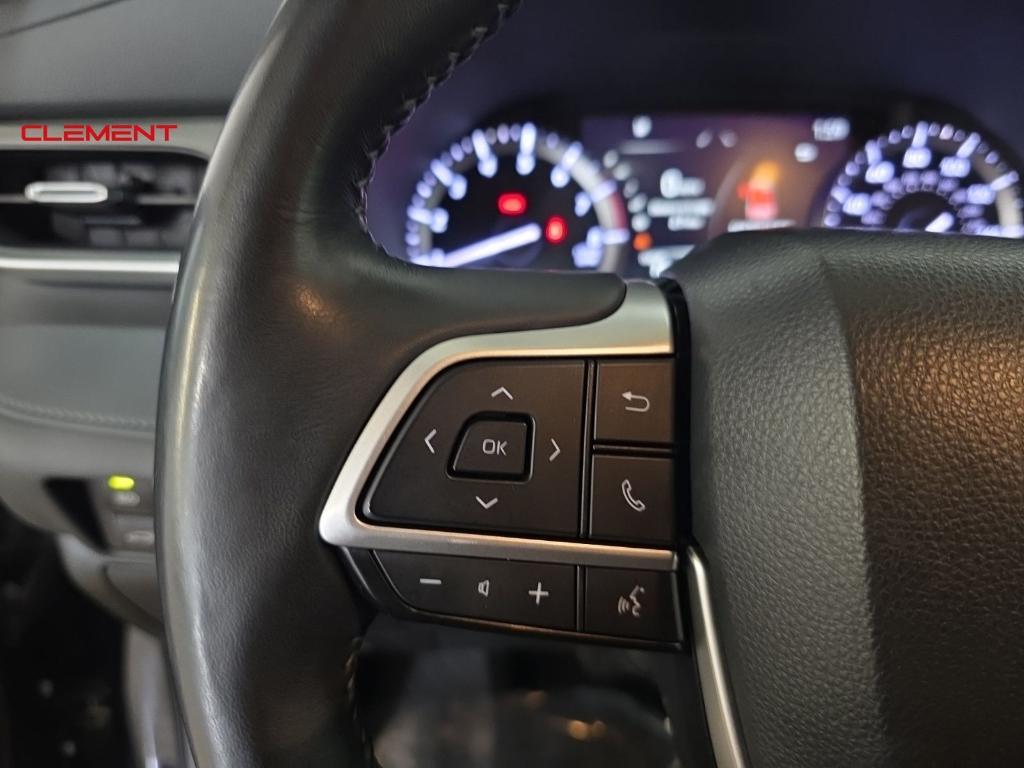 used 2022 Toyota Highlander car, priced at $34,900