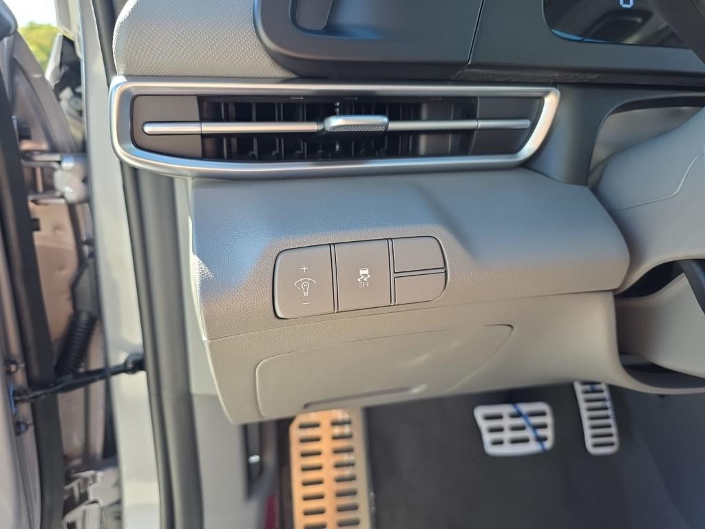 new 2025 Hyundai Elantra car, priced at $21,329