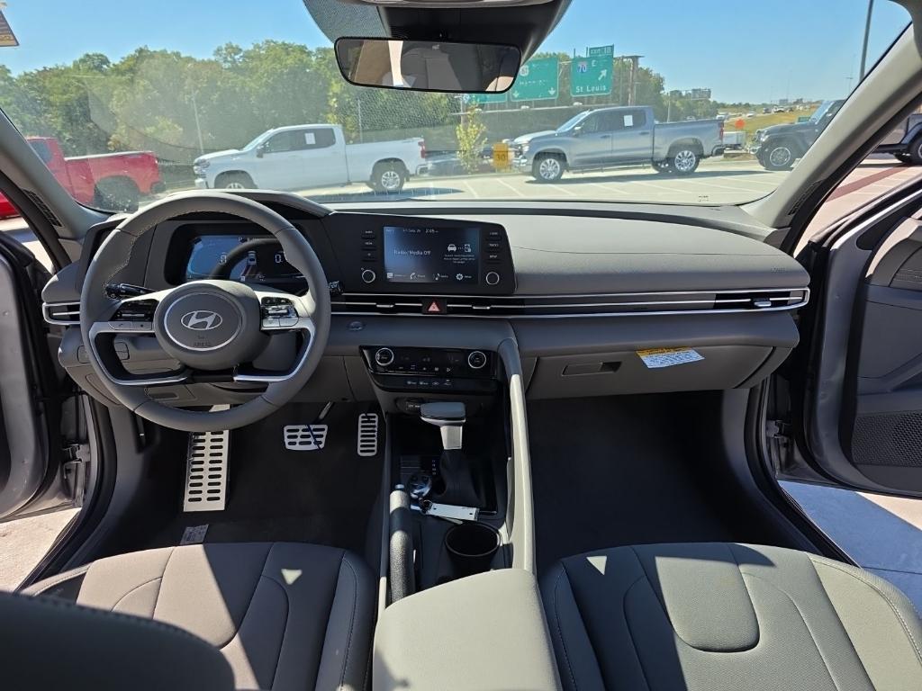 new 2025 Hyundai Elantra car, priced at $21,329