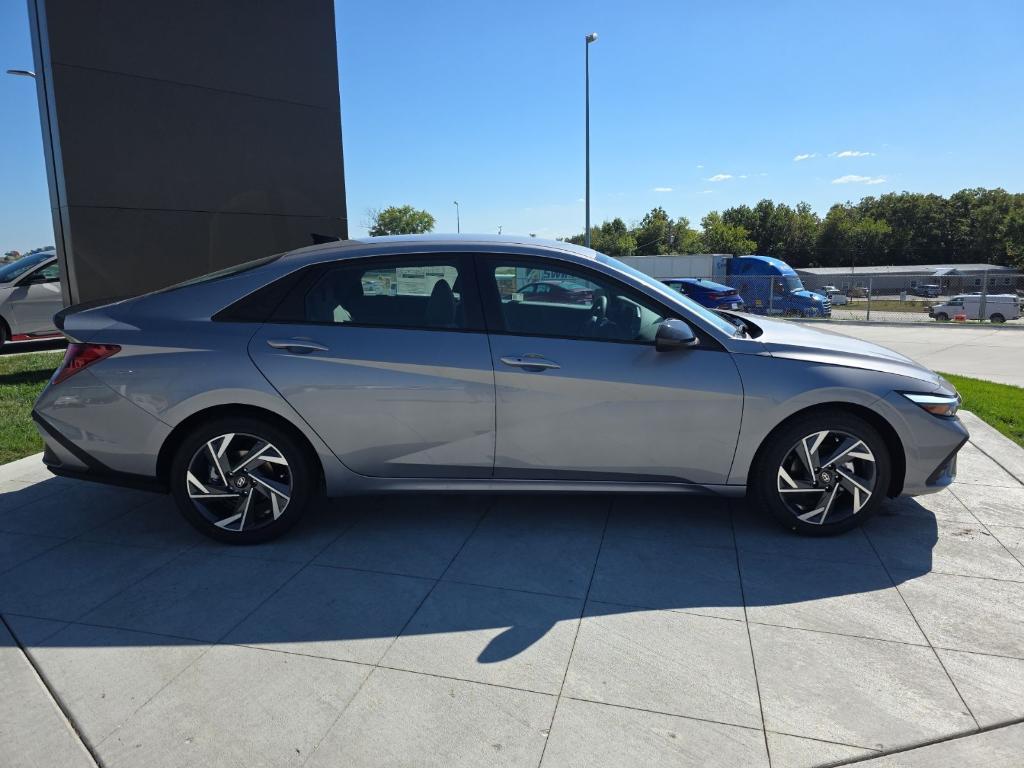 new 2025 Hyundai Elantra car, priced at $21,329