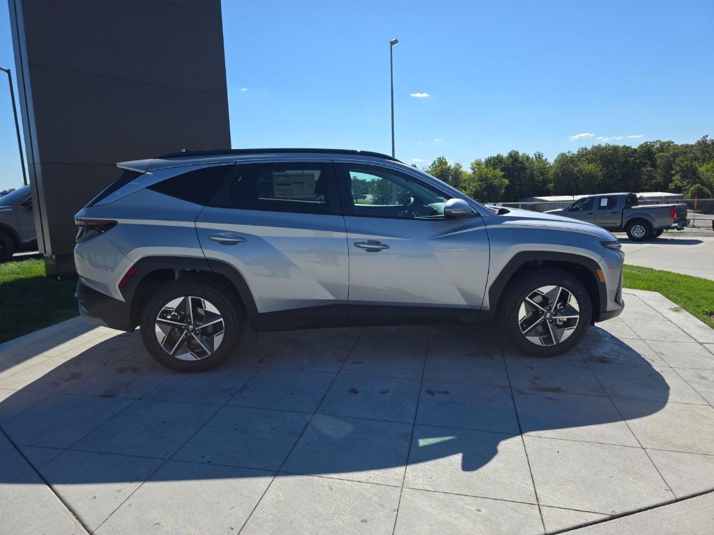 new 2025 Hyundai TUCSON Hybrid car, priced at $31,408