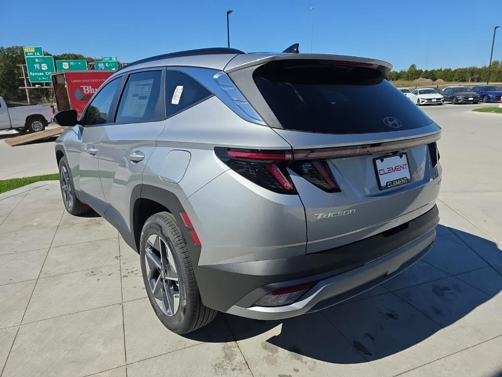 new 2025 Hyundai TUCSON Hybrid car, priced at $31,408