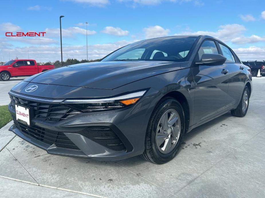 new 2024 Hyundai Elantra car, priced at $22,556