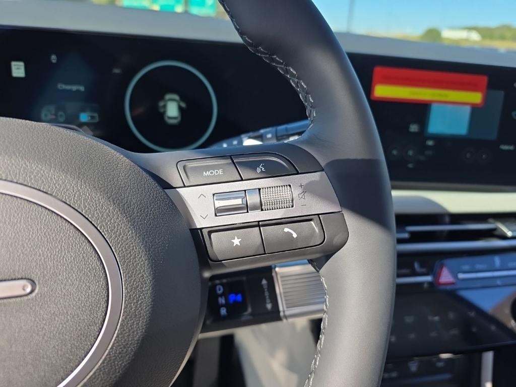 new 2025 Hyundai TUCSON Hybrid car, priced at $37,935