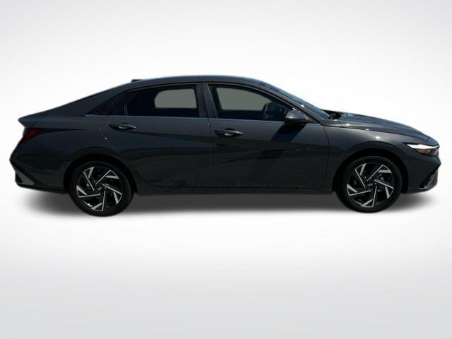 new 2024 Hyundai Elantra car, priced at $25,962